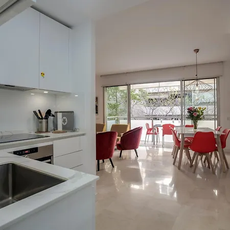 Modern Next The Marbella